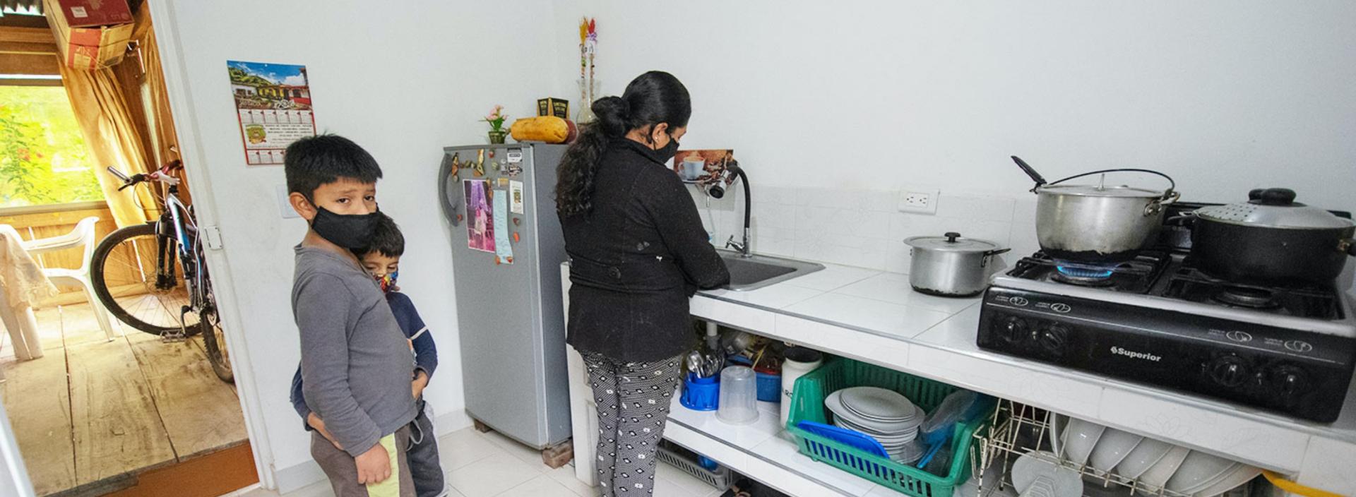 Mejorar viviendas para mejorar familias
